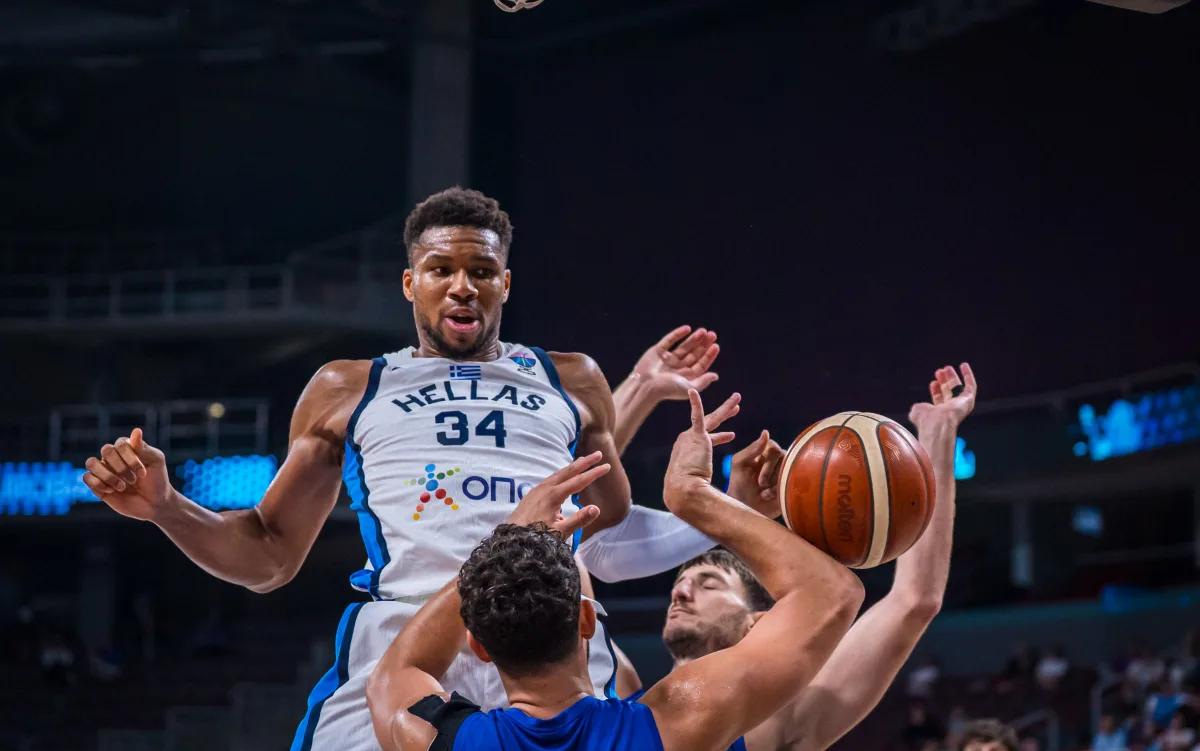 开云-赛地聚焦——亚冠国际比赛日热度飙升，克里夫兰骑士篮板制胜，气氛紧张，赛季目标并未改变