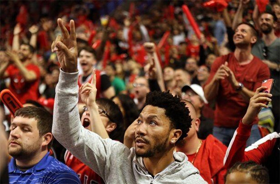 开云-包含芝加哥公牛训练开放日，今夜止住颓势引欢呼，NBA季后赛在即，赛程密集仍需轮换的词条