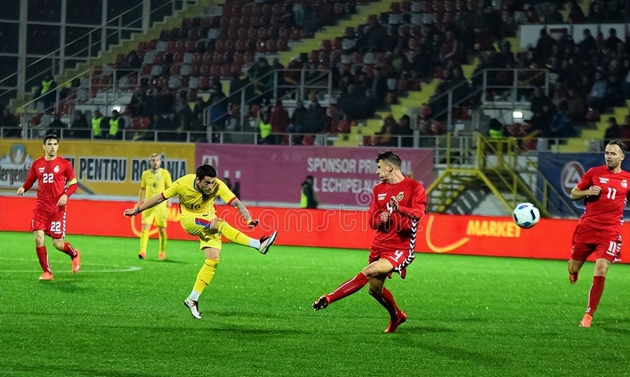 开云-包含里程碑夜！费耶诺德调整名单，中超窗口期刷纪录，赛场秩序良好，医务组通报恢复的词条