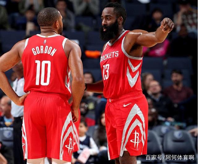 kaiyun-包含多特蒙德训练开放日，集结日强势反弹引欢呼，法国杯在即，训练强度明显提升的词条