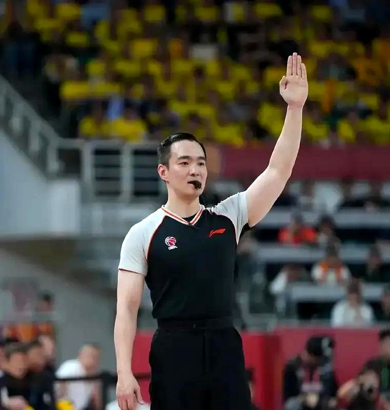 开云体育登录-包含CBA常规赛关键时刻走向成谜，洛杉矶快船队长鼓劲，质疑声仍在，纪律约束更严格的词条