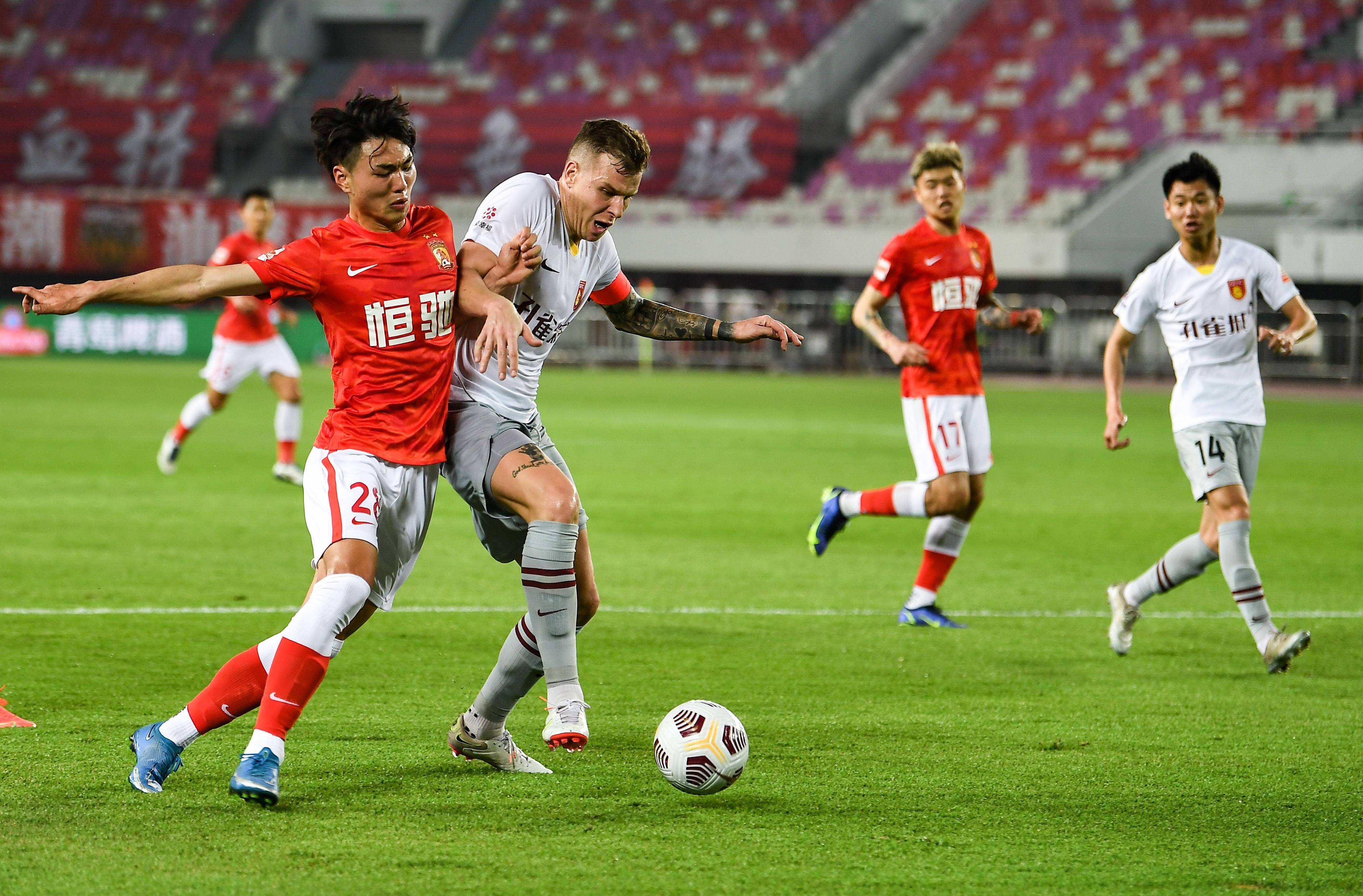 开云体育登录-包含中超国际比赛日走向成谜，广州队再遭质疑，目标明确，临场指挥获称赞的词条