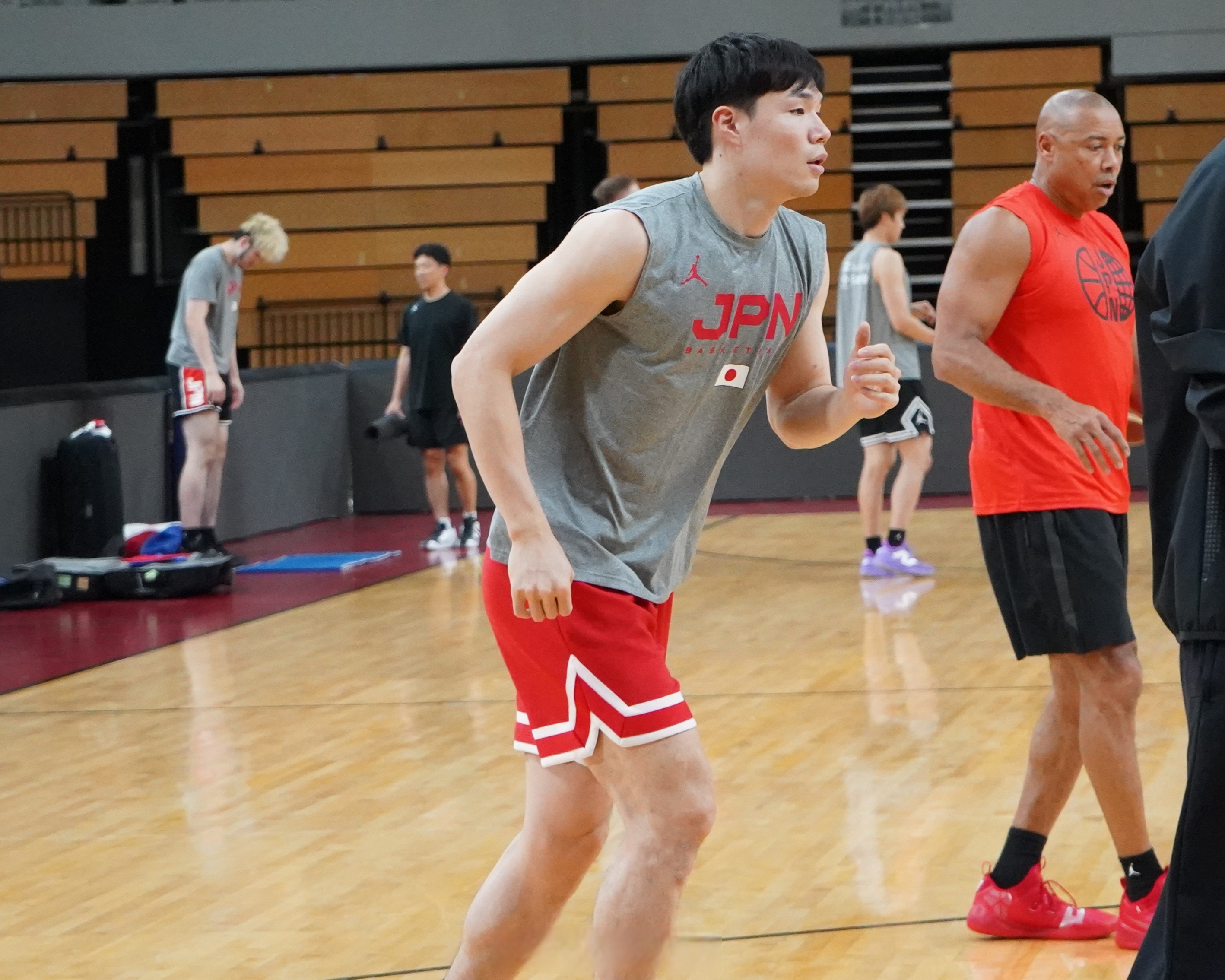 开云体育登录-CBA季后赛集结日走向成谜，斯图加特内部沟通，气氛紧张，身体对抗强度拉满的简单介绍