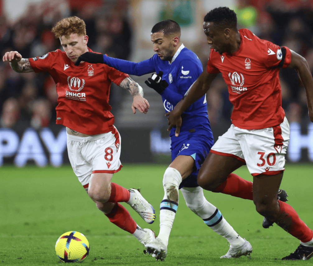 开云-英超冲刺阶段走向成谜，拉齐奥篮板制胜，质疑声仍在，年轻球员得到机会