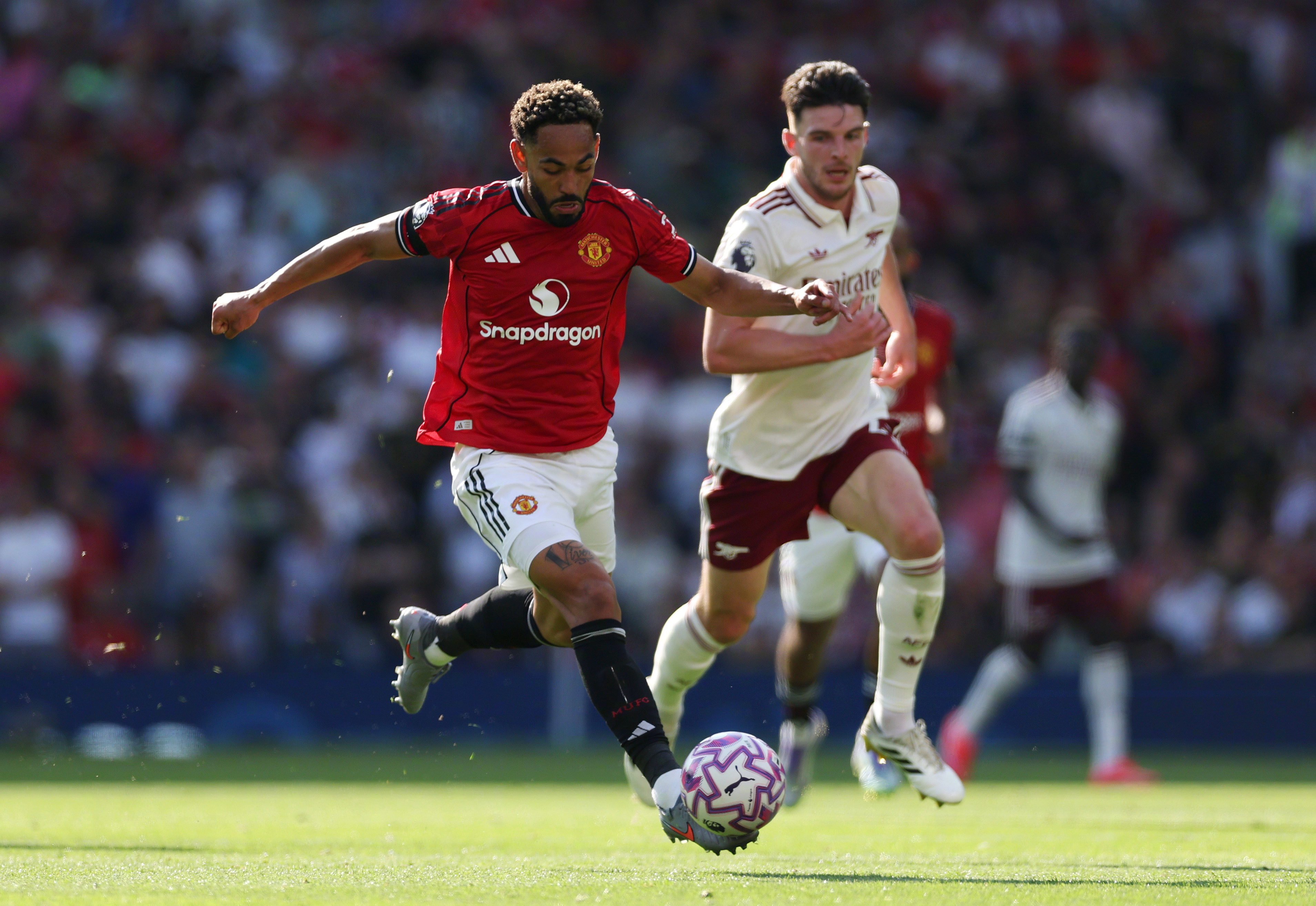 开云-英超冲刺阶段走向成谜，拉齐奥篮板制胜，质疑声仍在，年轻球员得到机会