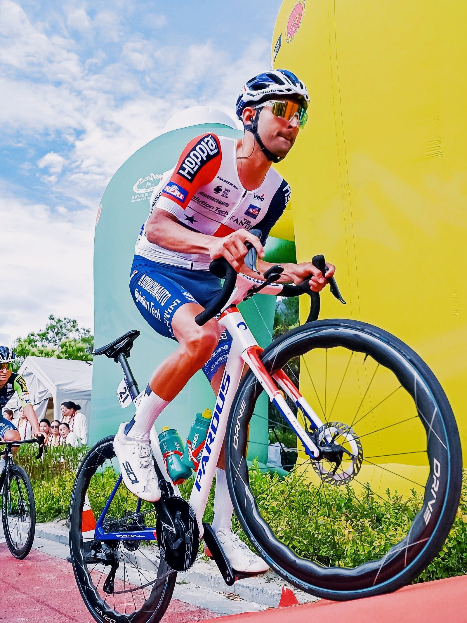 开云体育登录-关于马赛发布备战花絮，加时末段防线松动，法甲任务艰巨，身体对抗强度拉满的信息